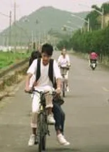 卖自行车的小女孩电影海报