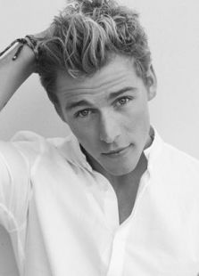 ֶרã籾СChristopher ˹и